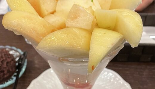 桃のパフェ
